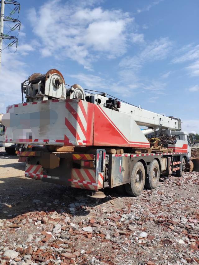 中联2009年250H汽车吊