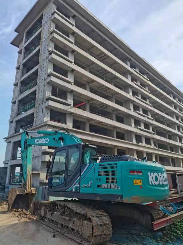 神钢210中挖