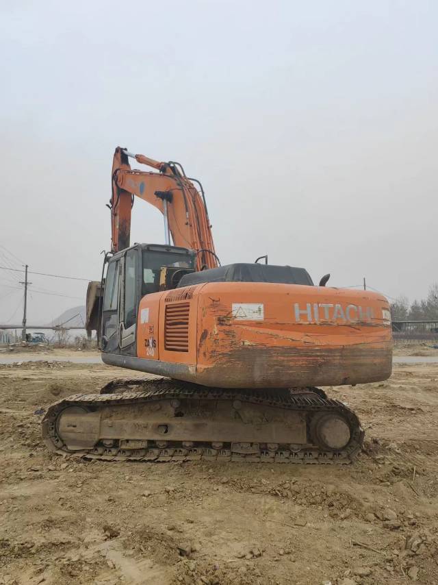 日立240-3中挖