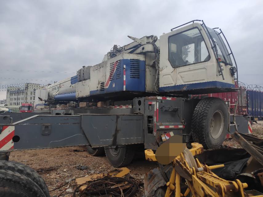 zoomlion 2012 qay350 truck crane